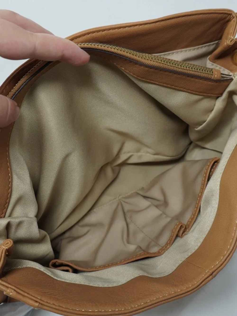 Via Neroli Handbag Tan 100% Leather Color with Gold Hardware